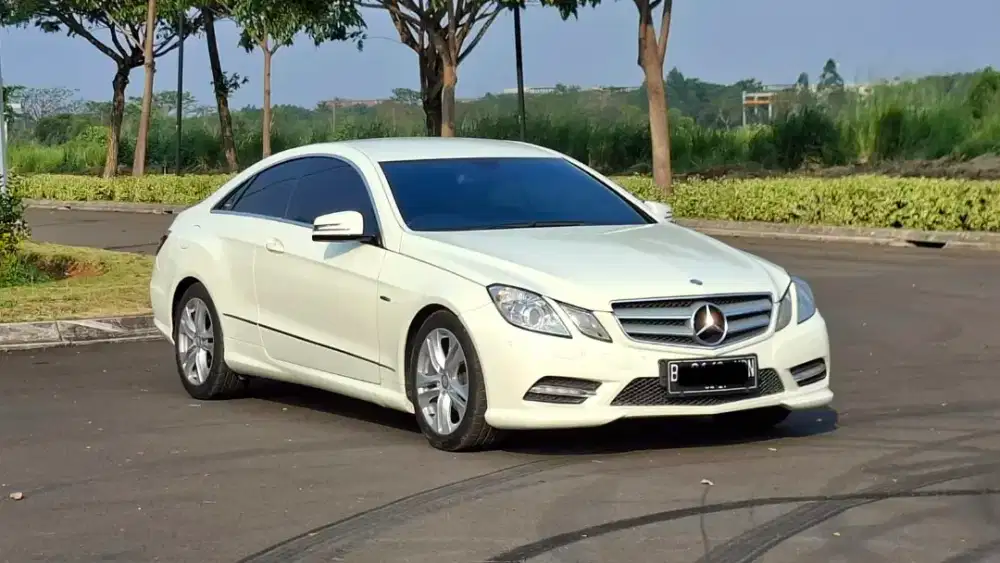 Mercy E200 Coupe 2011 Low KM 52RB Antik