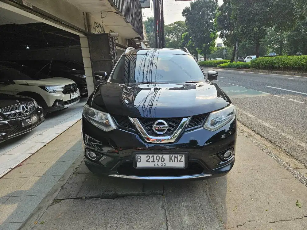 Nissan X-Trail 2.5 T32 Tahun 2015 Hitam AT