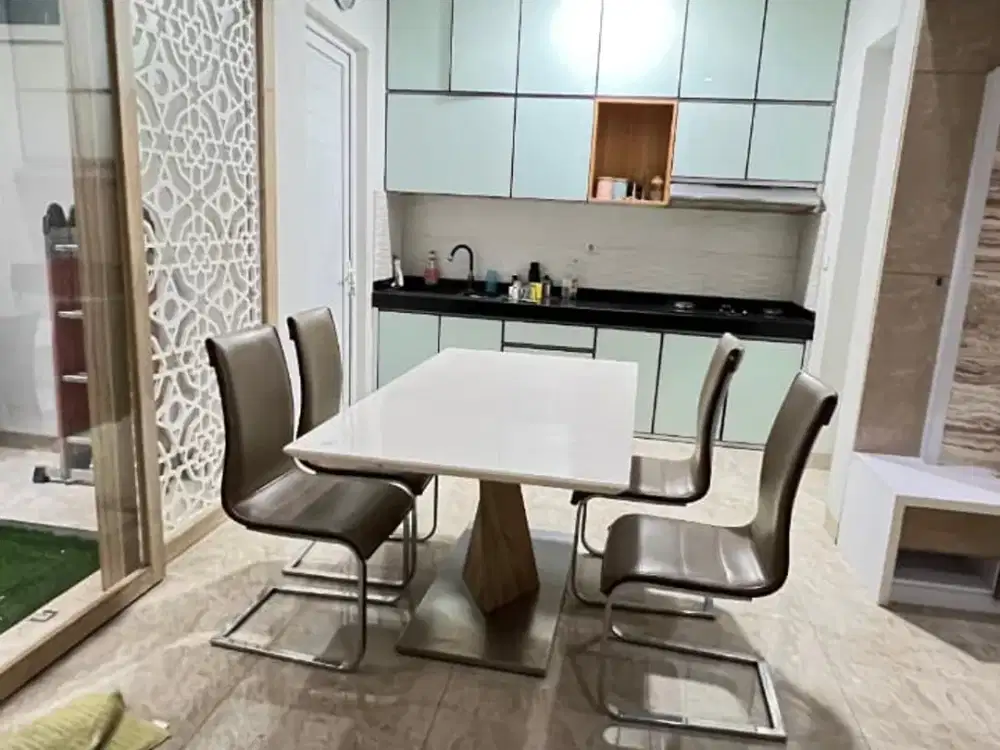 Jual Cepat Rumah Siap Huni 3 Lantai Cluster Vasana, Harapan Indah, Bekasi, 028Co032