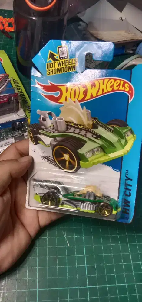 HOT WHEELS BUZZERK