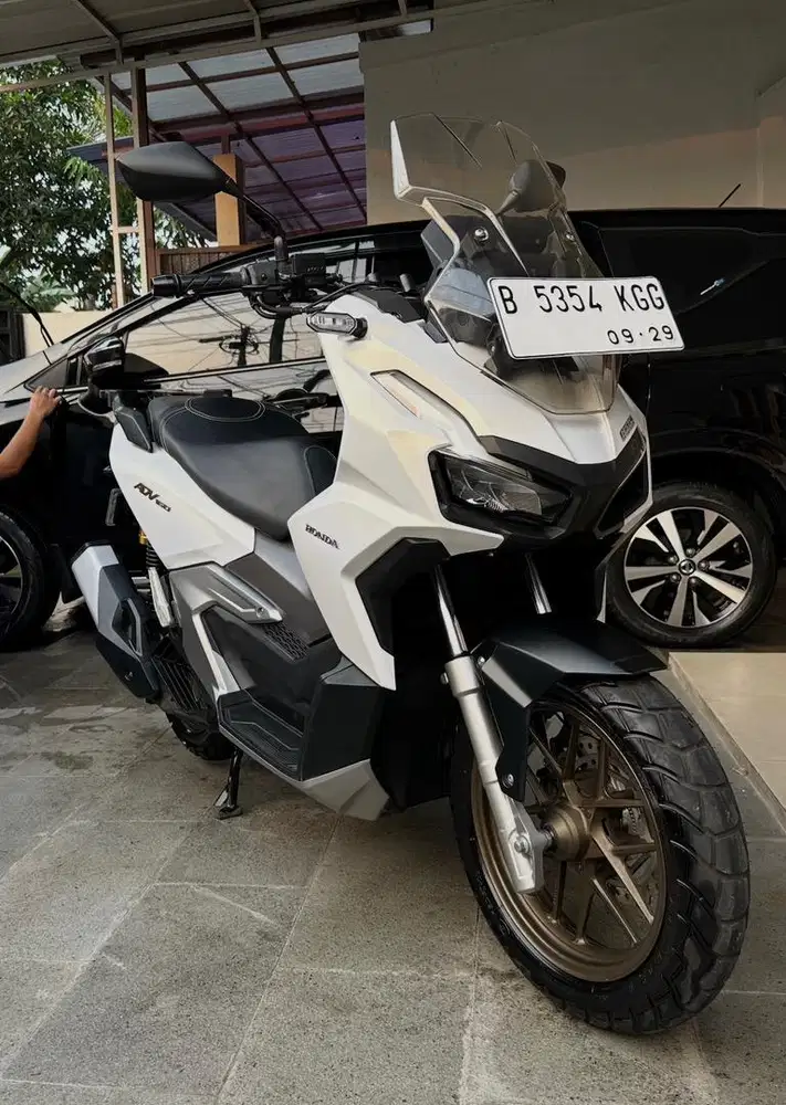 Honda ADv 160 abs putih35