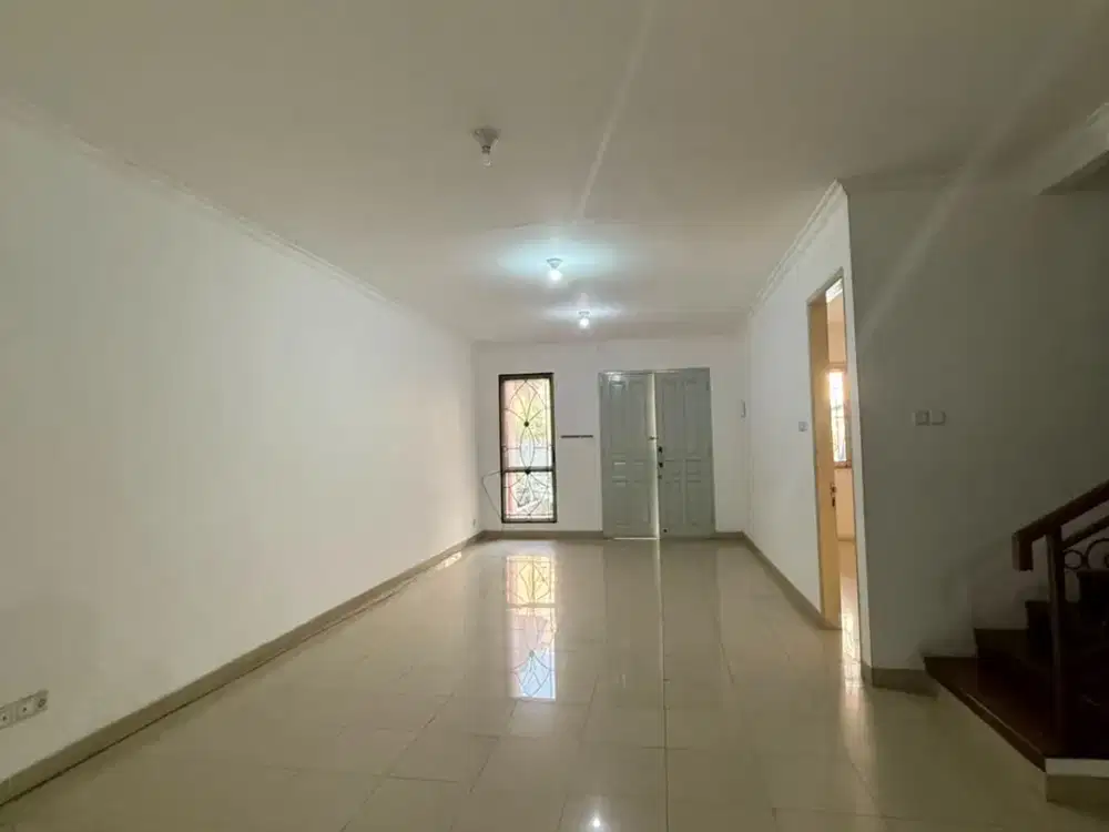 Disewa Rumah Cantik dan Nyaman di Kelapa Gading, Lingkungan Aman dan Tenang.