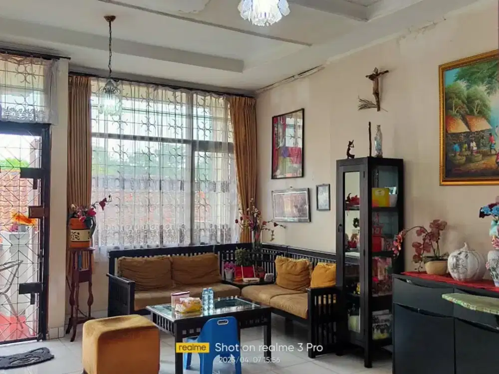 Turun harga 2,5 M sekarang 1,7 M nego ... Rumah 3 lantai pusat kota sayap Pajajaran, dekat Mall Paskal 23 dan Istana Plaza Bandung