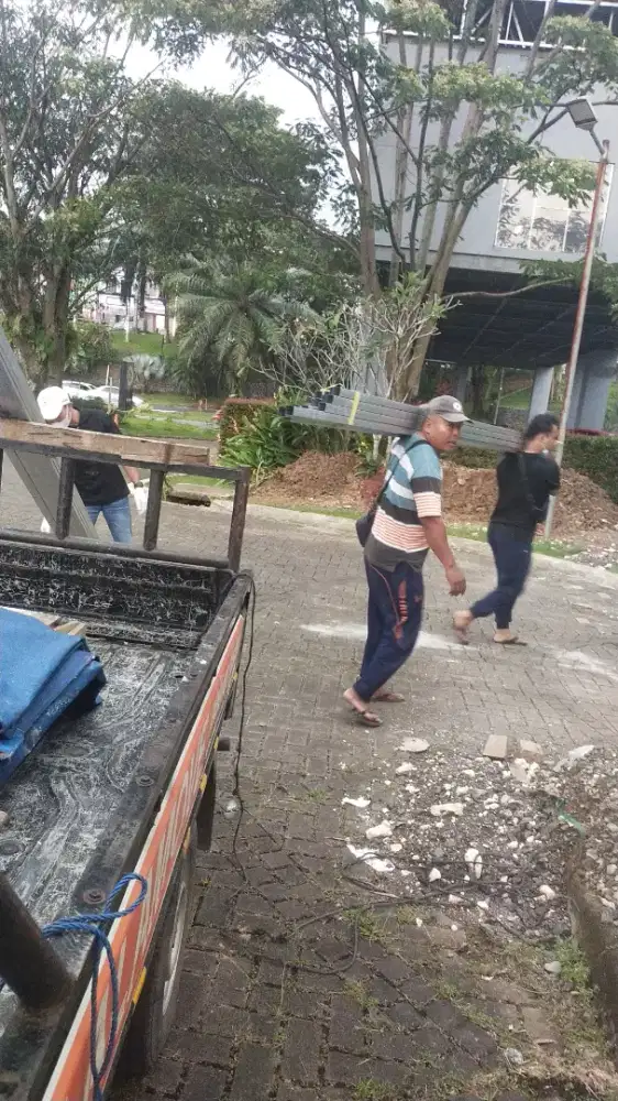 JASA ANGKUT BARANG  PINDAHAN BUANG PUING BONGKARAN RUMAH DLL.