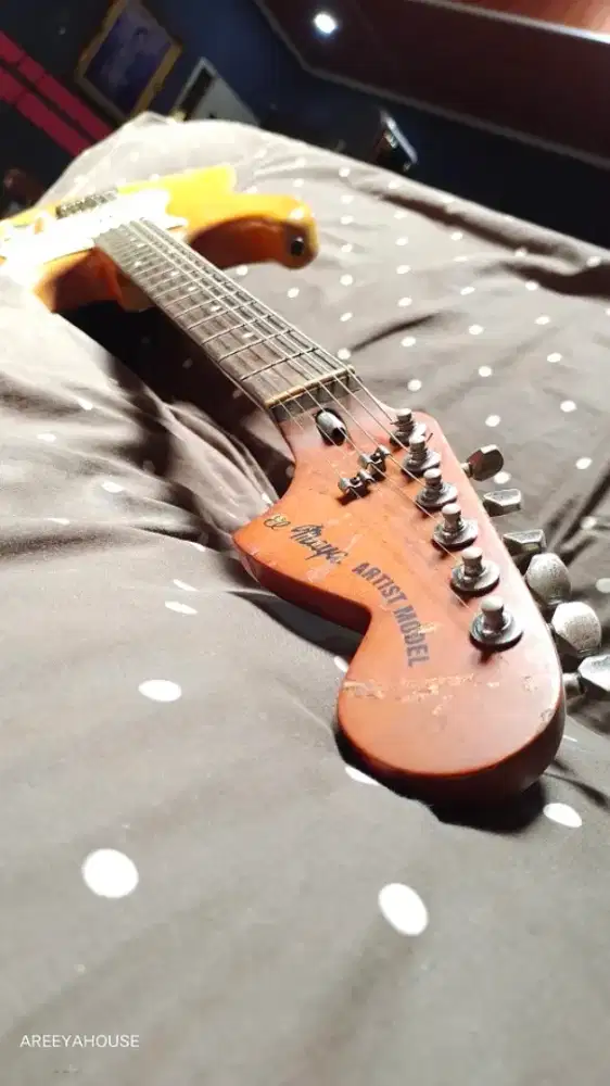 Gitar Japan Vintage Stratocaster Big Headstock