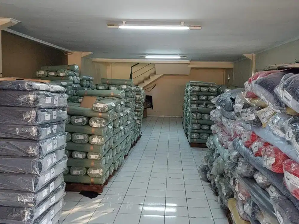 Gudang dan Kantor. 2 Lantai Tangerang Dijual Harga Murah Siap Pakai Dalam Kawasan Pergudangan Bandara Benda Permai Bersih Akses Kontainer Tidak Banjir