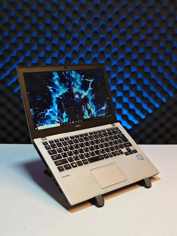 LAPTOP KEKINIAN,RINGAN DAN MUDAH DIBAWA KEMANA MANA!! NEC VERSAPRO VB1