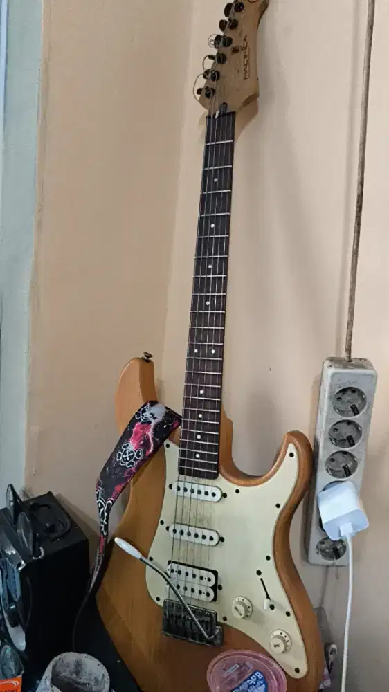 Gitar elektrik yamaha pacifica 612 dan focusrite untuk audio interface