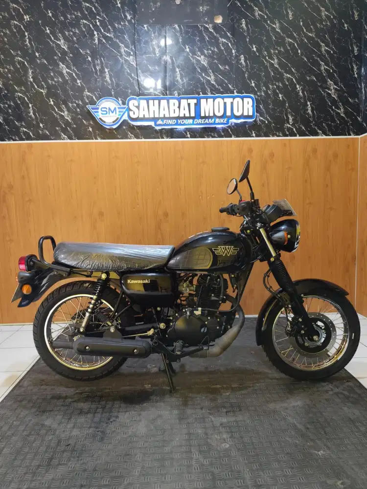 W175 L FI ABS TH 2023 MULUS KM LOW SIAP PAKAI