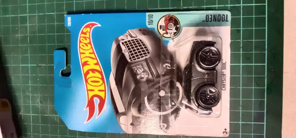 HOT WHEELS CHRYSLER 300C