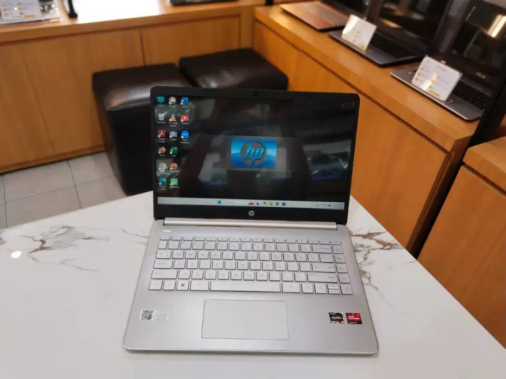 SPESIAL LAPTOP HP 14S-FQ1011AU RYZEN 3-5300U/RAM 8GB/SSD 512GB/14FHD