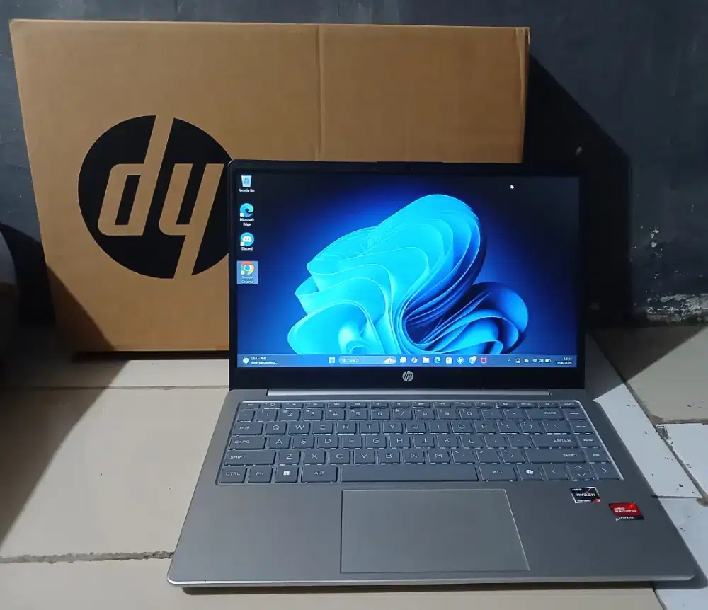 Laptop HP ryzen 3 7320U