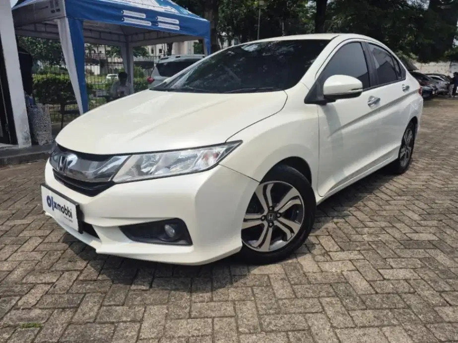 LOW DP Honda City 1.5 E Bensin-MT 2014 XLA