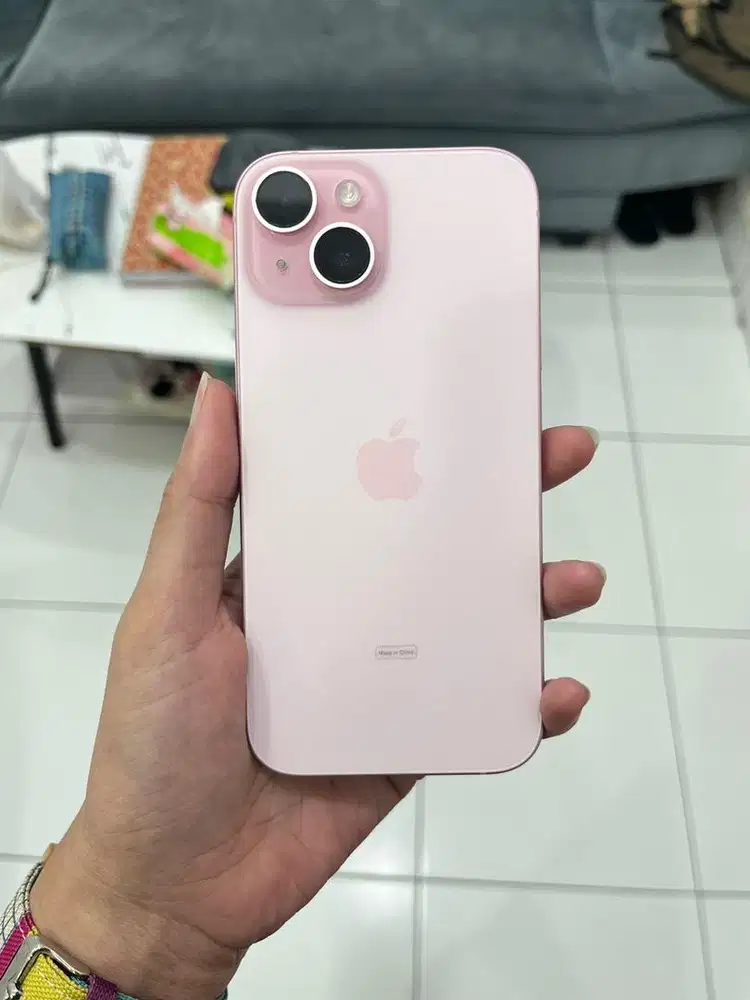 Iphone 15 128 resmi ibox, pink