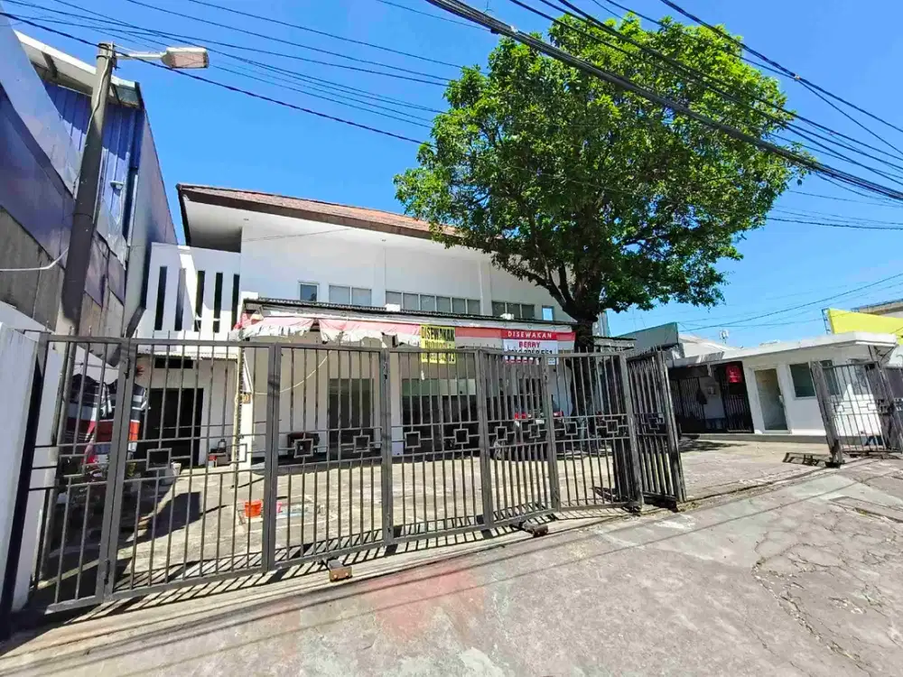 Rumah Komersial Di Sewakan di Raya Jemursari Surabaya, luas 800 M², dimensi 20X40 M² bangunan terawat