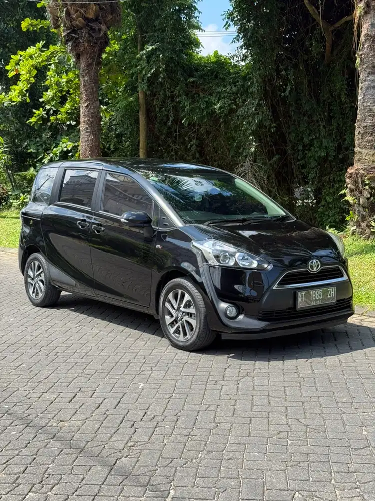 SIENTA V MATIC LOW KM