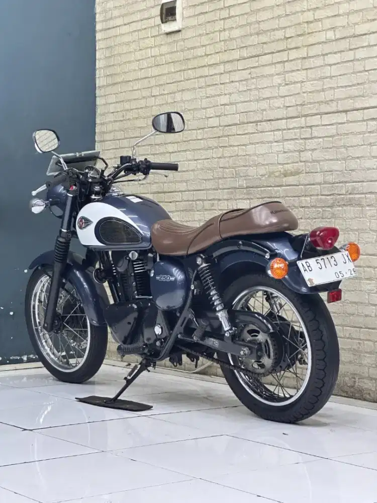 Perfect Condition!!Kawasaki W250 SE 2018 White Plat AB Mulus-Mustika