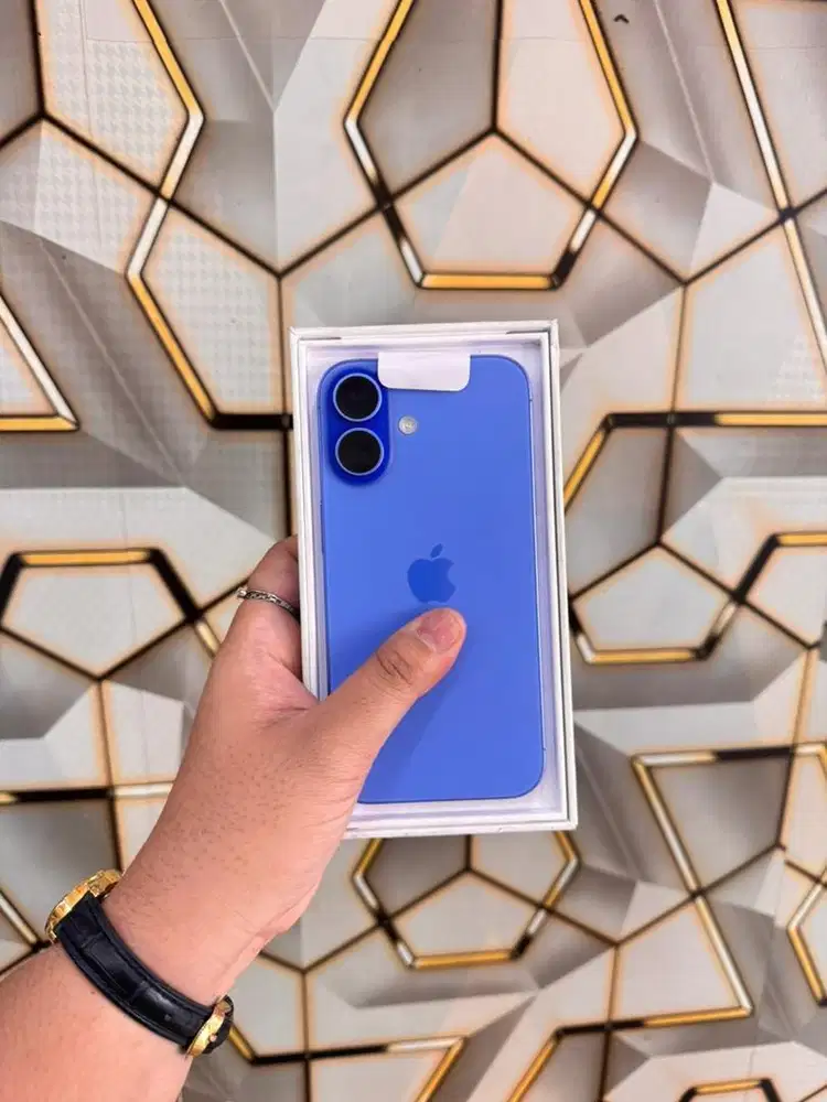 Iphone 16 128 ex ibox garansi on