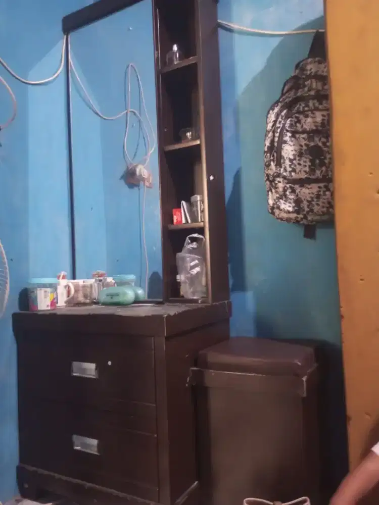 Di jual meja rias masih bagus bawaan nikah