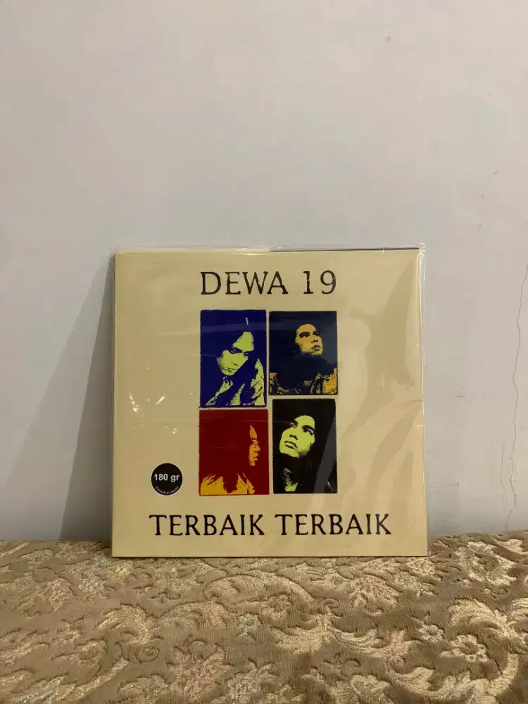 Vinyl Dewa 19 Terbaik Terbaik