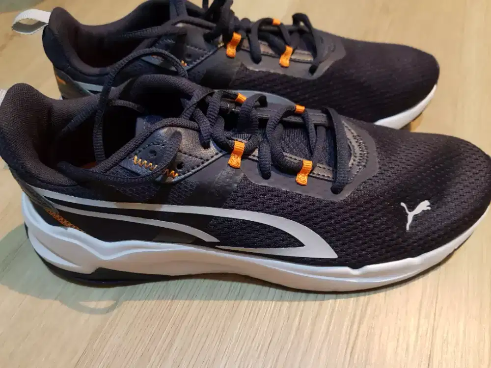 Sepatu Casual Puma