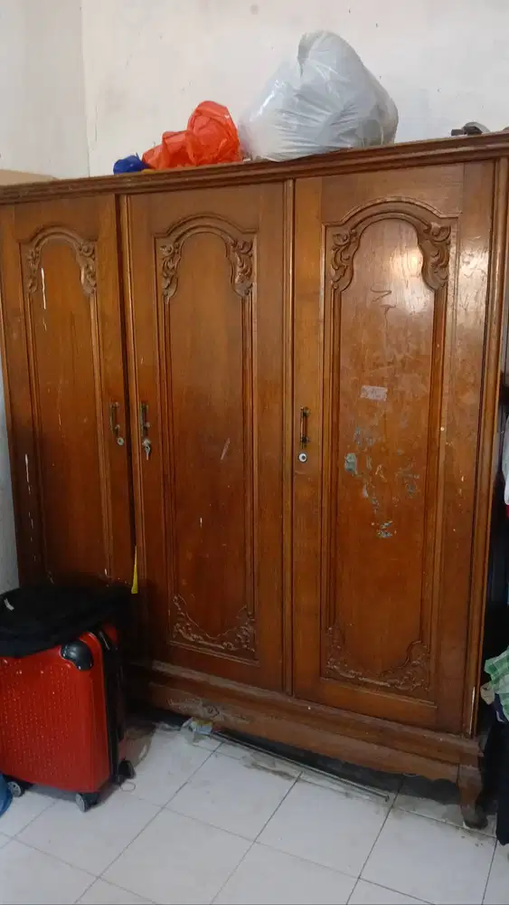 Jual mebel dari showroom tutup