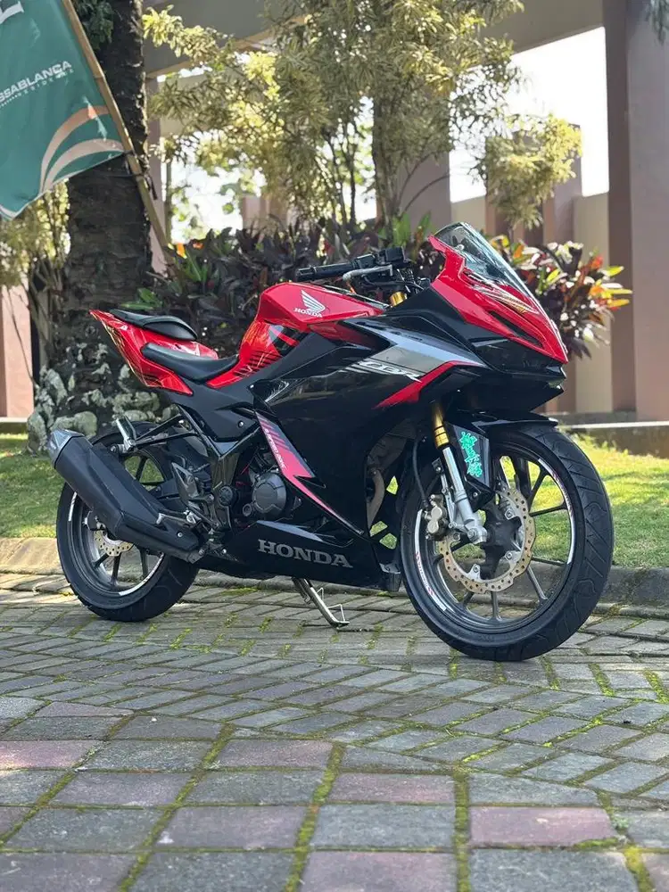 Honda CBR 150R thn 2021 Red AHRT Odo 7rb Koko Motor