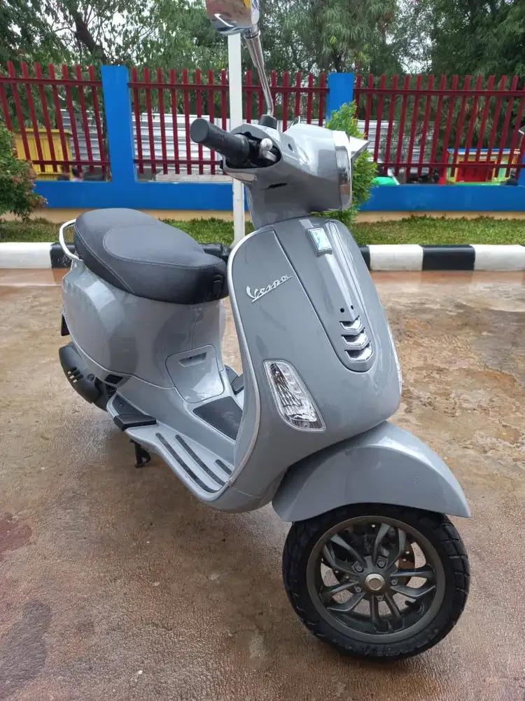 VESPA IGET 125 (GREY) 2023