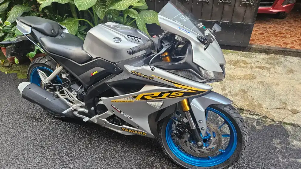 Yamaha YZF-R15 2021 Silver