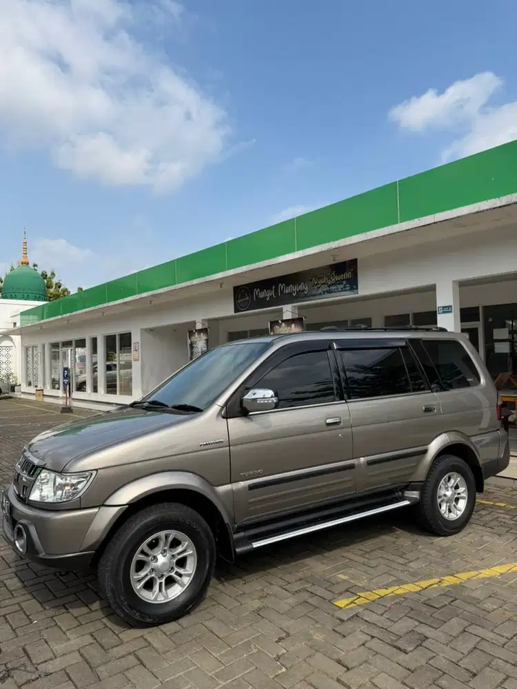 Isuzu Panther GRAND TOURING 2014 Diesel