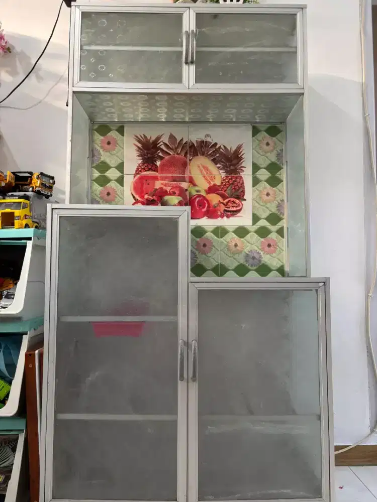 Lemari dapur / lemari makan