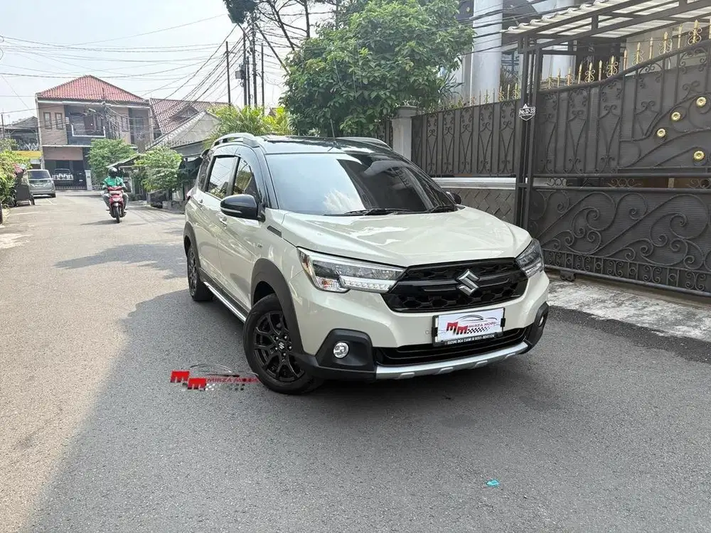 SUZUKI XL-7 ALPHA HYBRID 1.5 AT 2023 Warna Coklat Muda