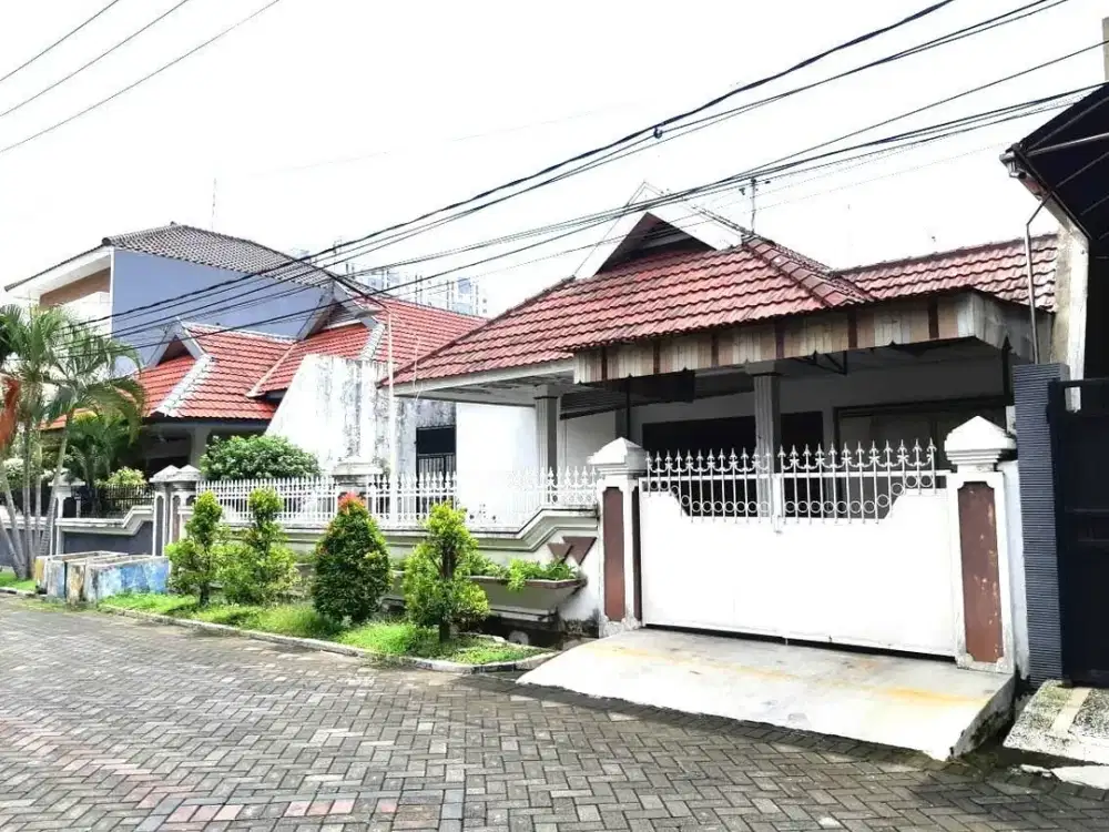Rumah Dijual Manyar Kartika Surabaya SHM bisa KPR