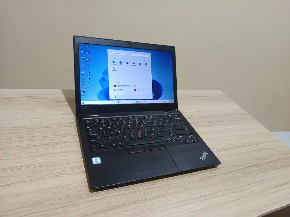 Thinkpad L380 core i7-8550U keyboard nyala,ram 8gb dan ssd 256gb