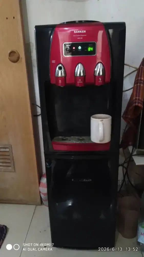 Dispenser merek Sanken  Galon atas/Bawah