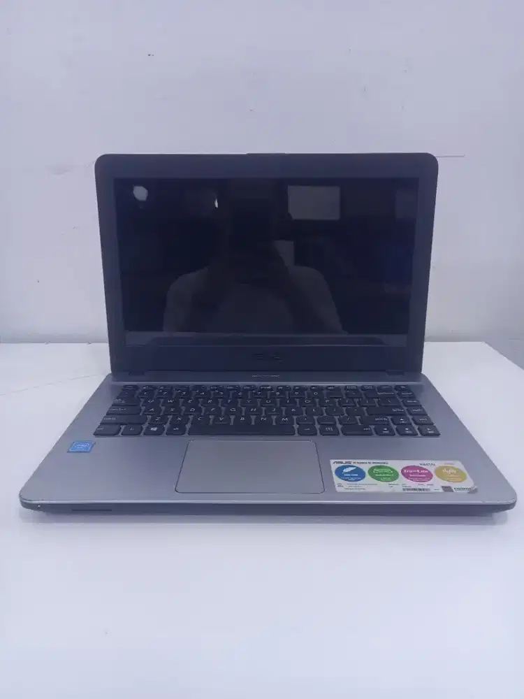 Asus x441n Intel 2 core ram 2 GB HDD 1 TB win 10