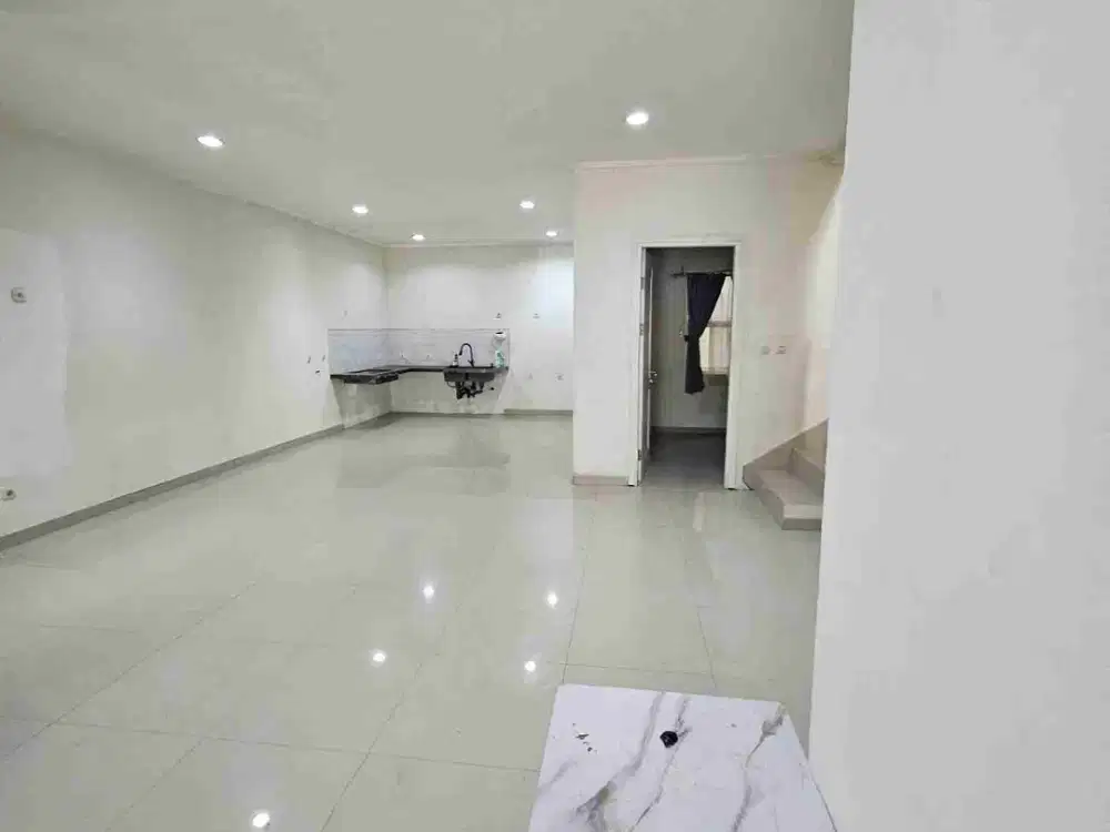 Jual Suvarna Sutera 7x 17  2 lt sudah renov full bangunan