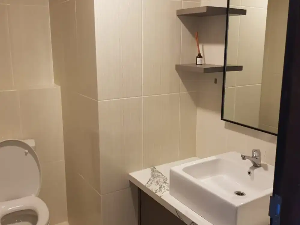 Office Soho Residence Type Avenue Semi Furnished