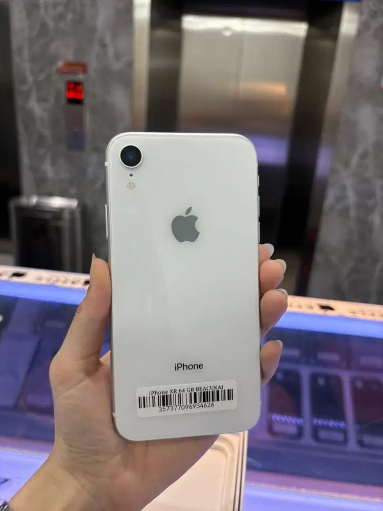 iPhone XR 64 GB BEACUKAI