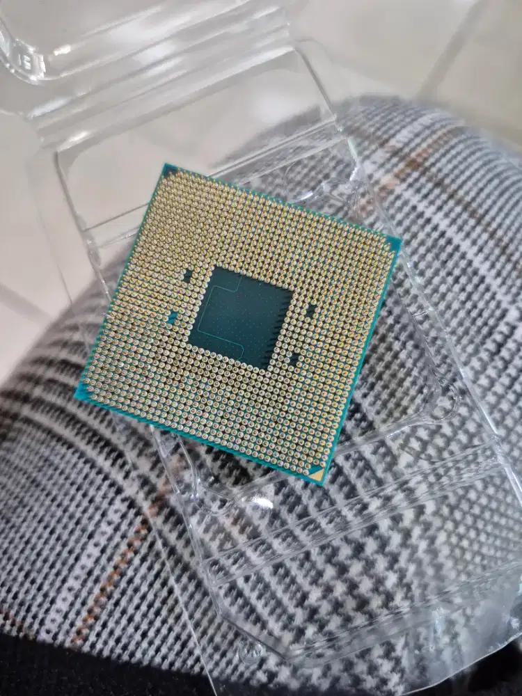 AMD Ryzen 3 3200g (Second)