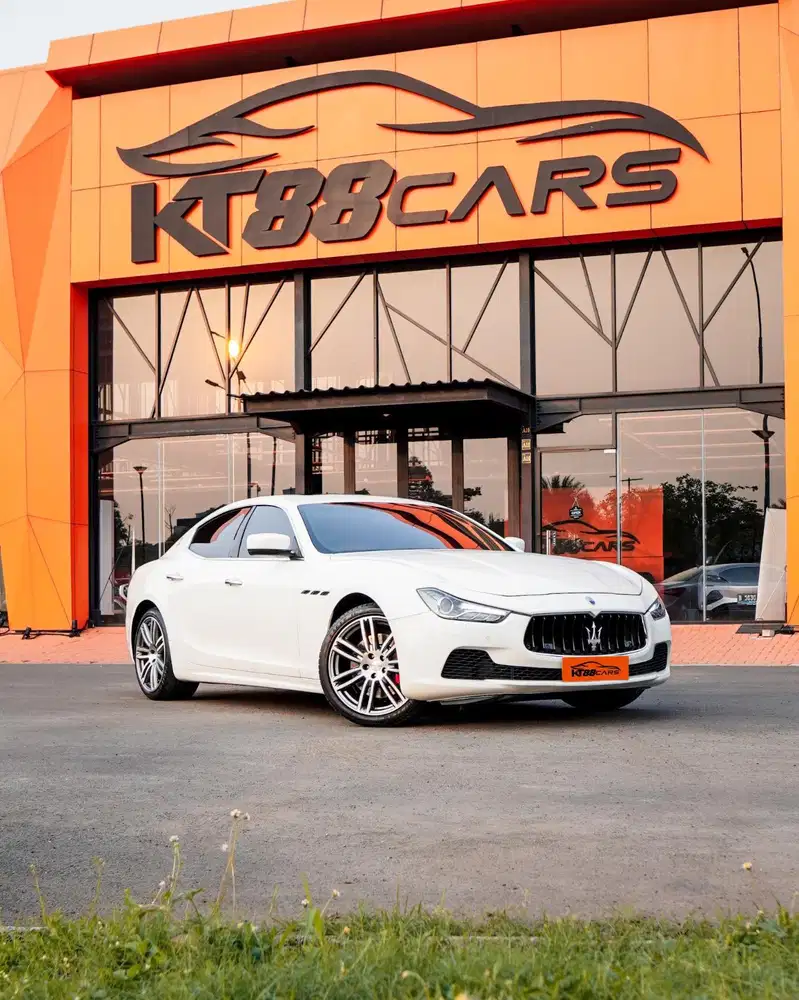 Maserati Ghilbi 3.0 S V6 AT Nik 2014 Pmk 2015 Putih