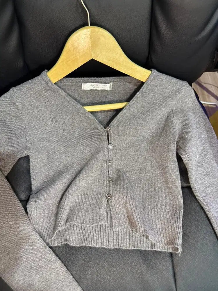 Cardigan croptop abu lucu