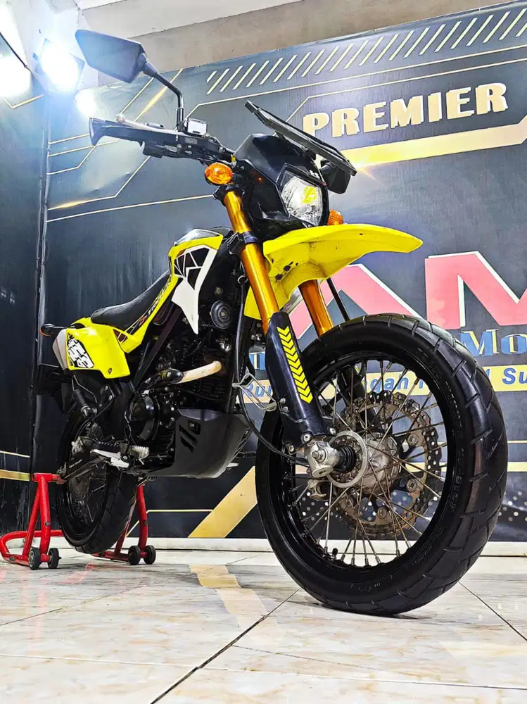 Kawasaki Dtracker 150 SE 
NIK 2020 Anugerah motor Rungkut jos
