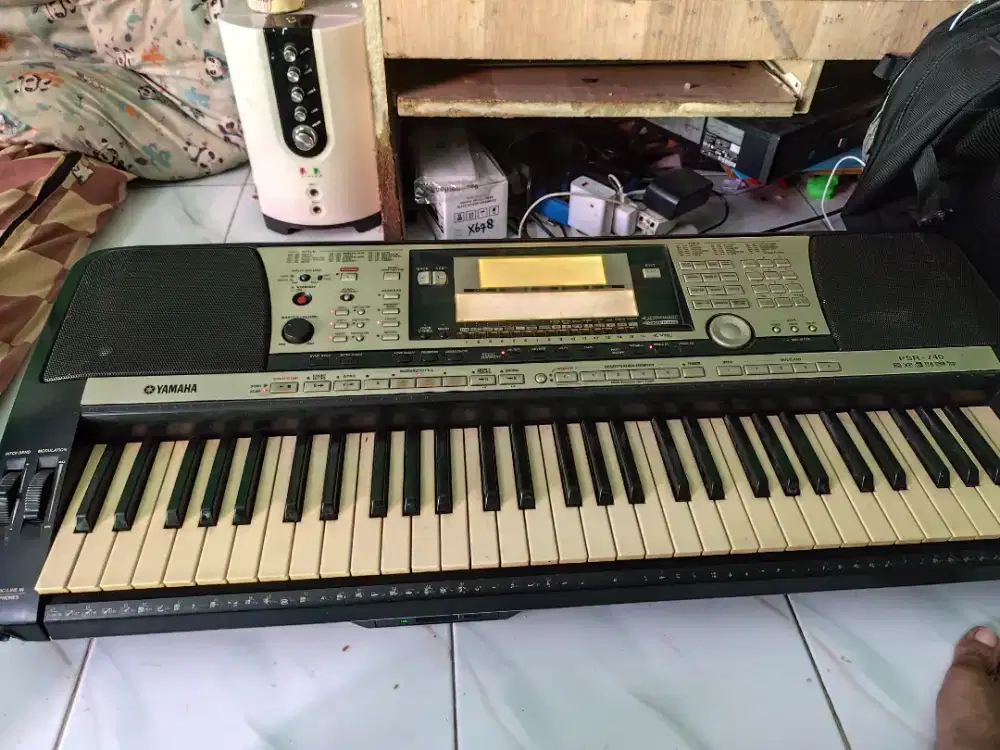 Keyboard yamaha psr 740 minus