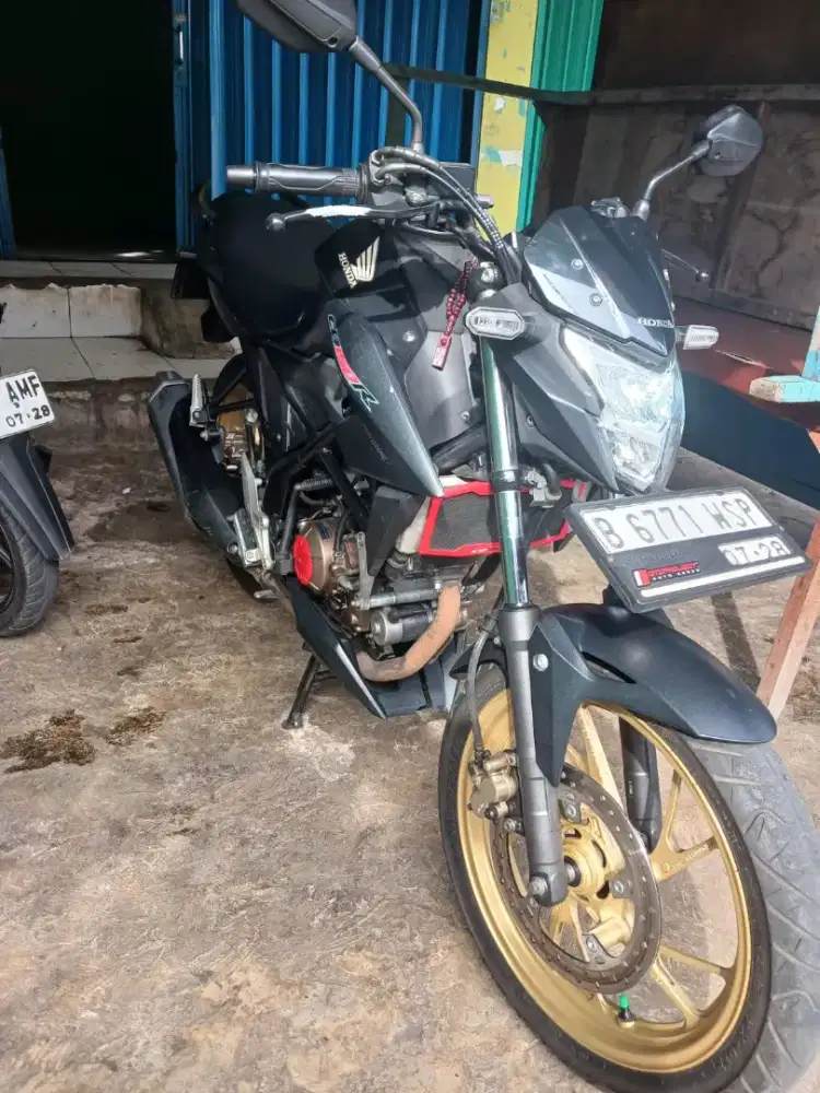 Jual Murah Motor CB150R SRT LNGKP GAK ada minus  Kilometer Msh Jarang