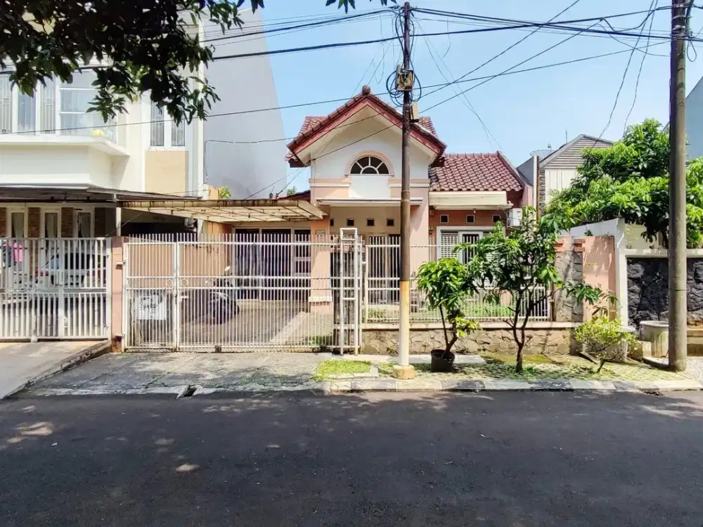 Griya Loka BSD. Rumah bagus 1,5 lantai