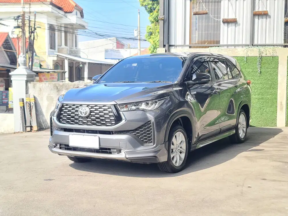 Innova Zenix V Hybrid 2024 matic km rendah