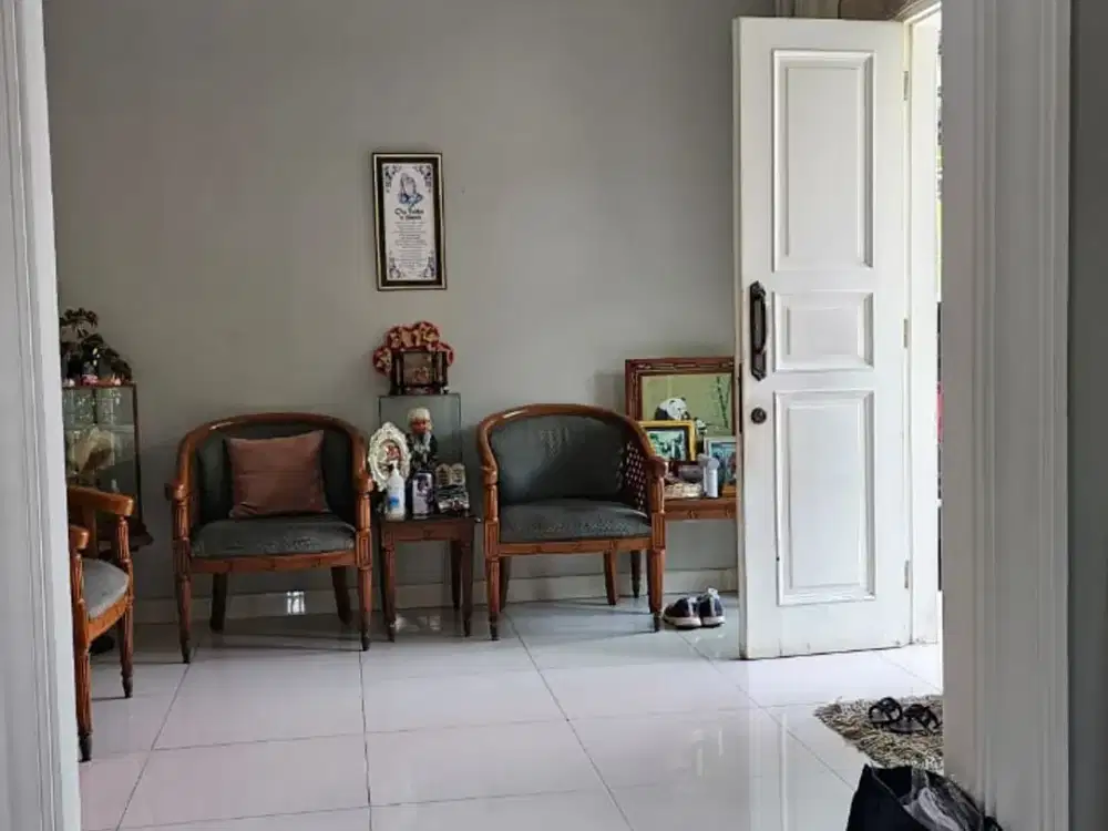 Dijual Rumah di Puri Indah, Uk.15x20m2,Sudah SHM, Hdp Utara Barat