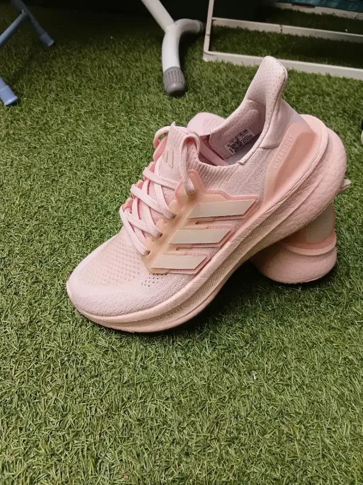 Sepatu adidas ultraboosh wanita size 38