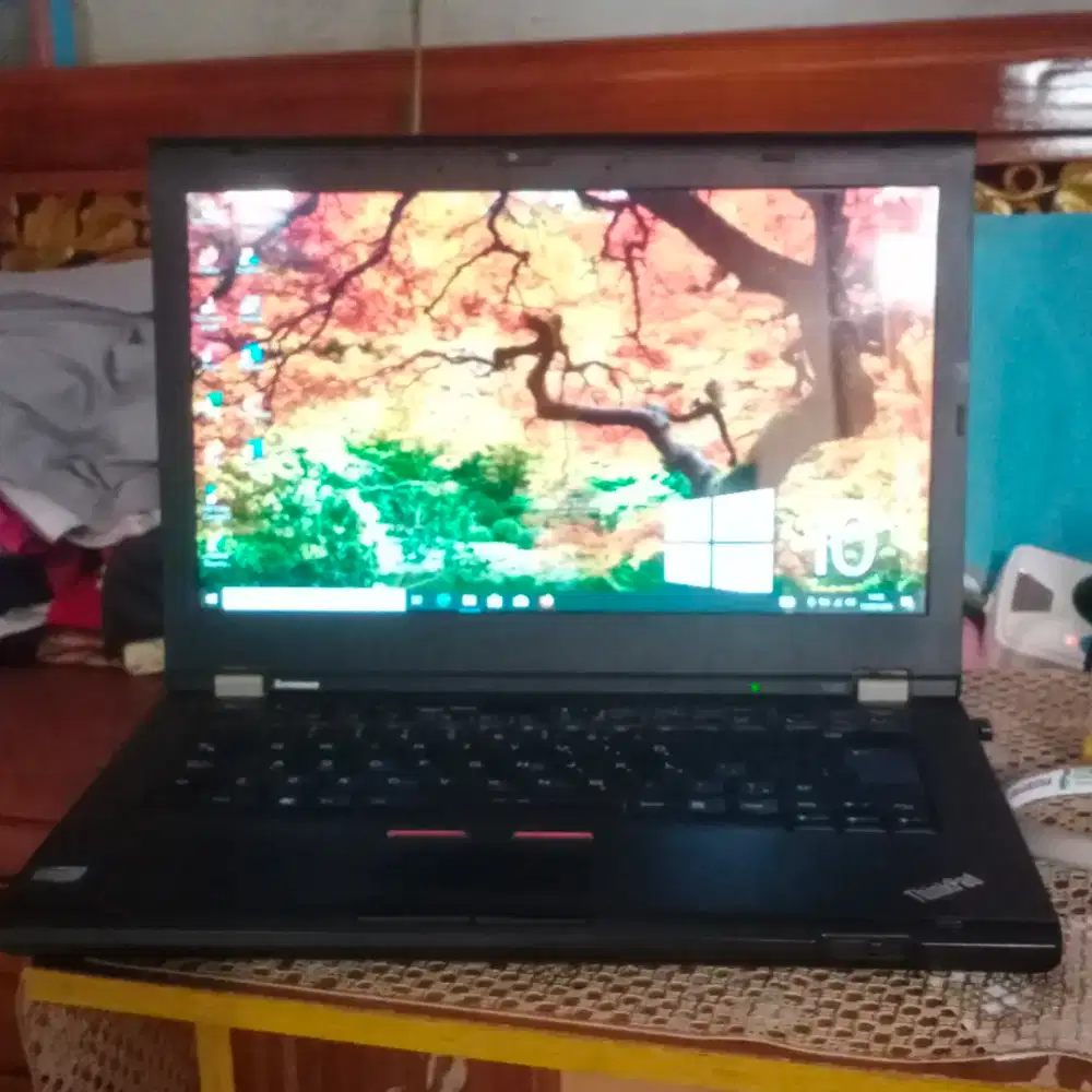 Lenovo i5 ram 8gb ssd 256gb